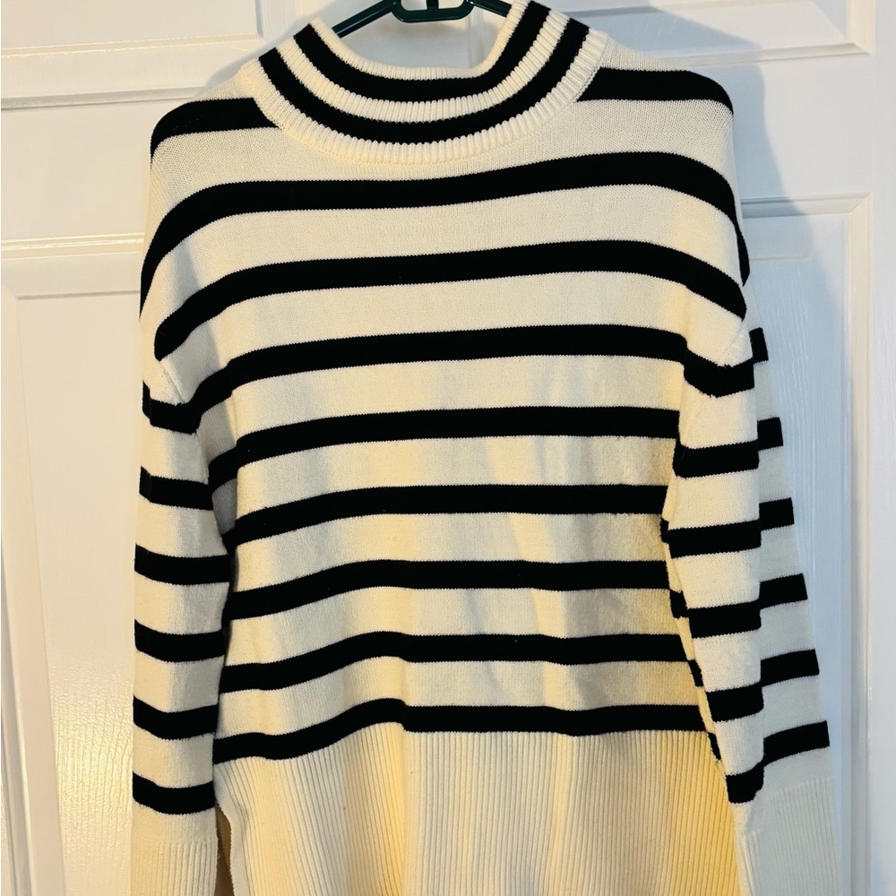 Striped Black and White Women's Sweater